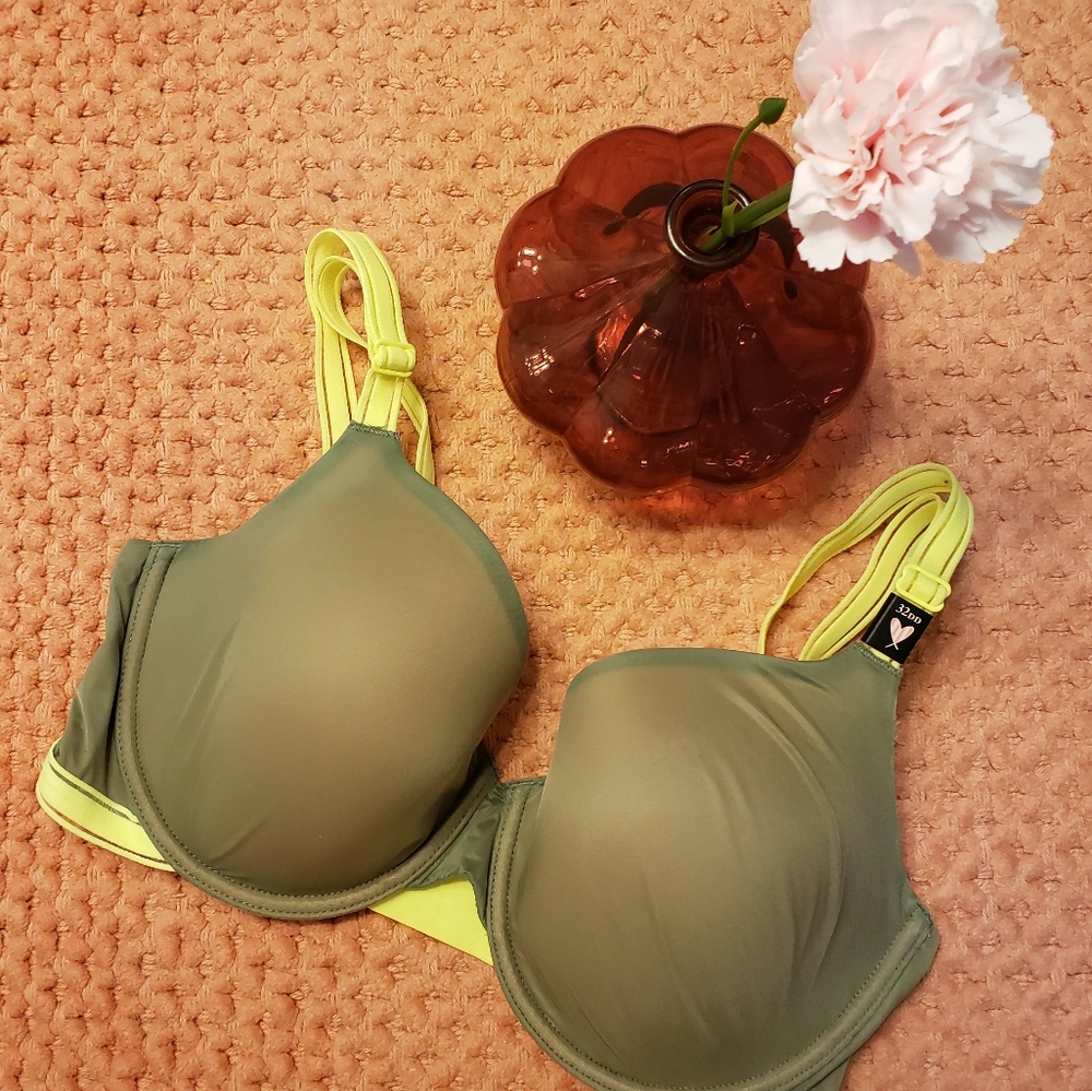 NWT Victoria's Secret Angelight Full Coverage Bra